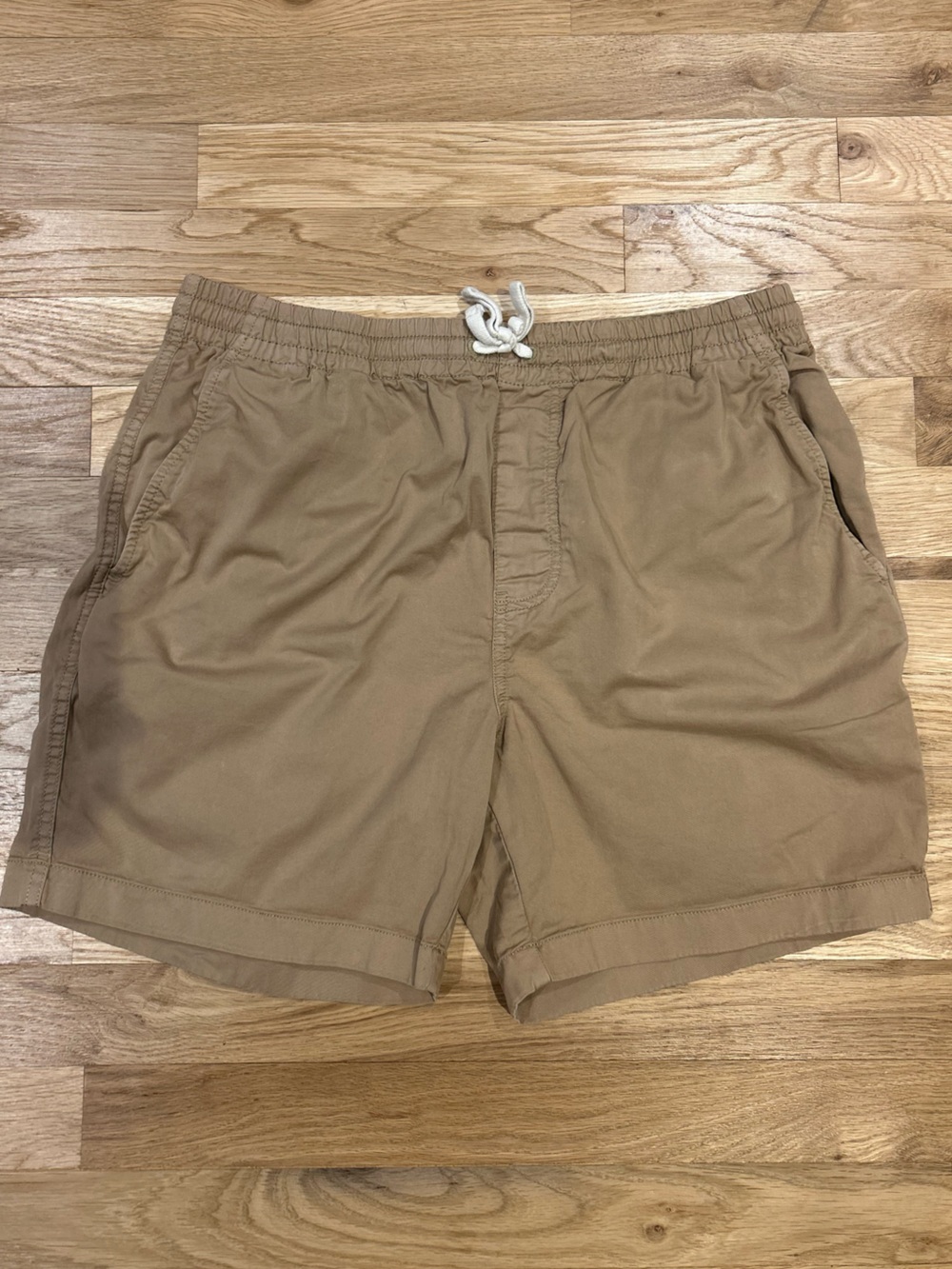 J. Crew Men's Khaki Shorts Medium 6”
